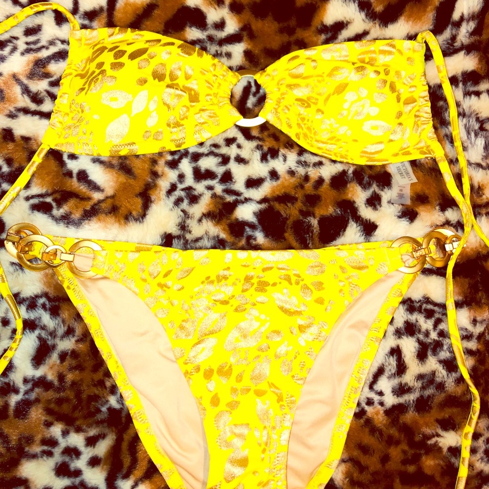 Vibrant Yellow 2 piece w gold accents